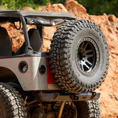 Body Mount Tire Carrier for Jeep YJ / TJ / LJ 8 x 6.5 Inch Motobilt