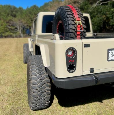 Universal Bed Mounted Tire Carrier Motobilt