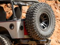 Body Mount Tire Carrier for Jeep YJ / TJ / LJ 5 x 4.5 Motobilt
